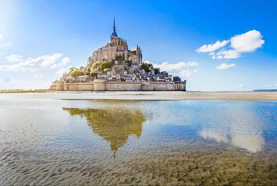 Chateau De Chambres Mont St Michel Saint-James Exterior photo